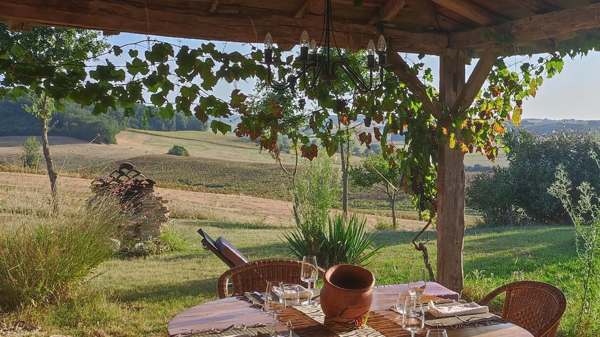 Ferme Ahoco Chambre D'Hotes Residence D'Artistes Lavit Bed & Breakfast